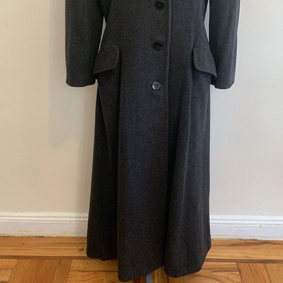 Countess Sarah Coat - Picture 5 of 14